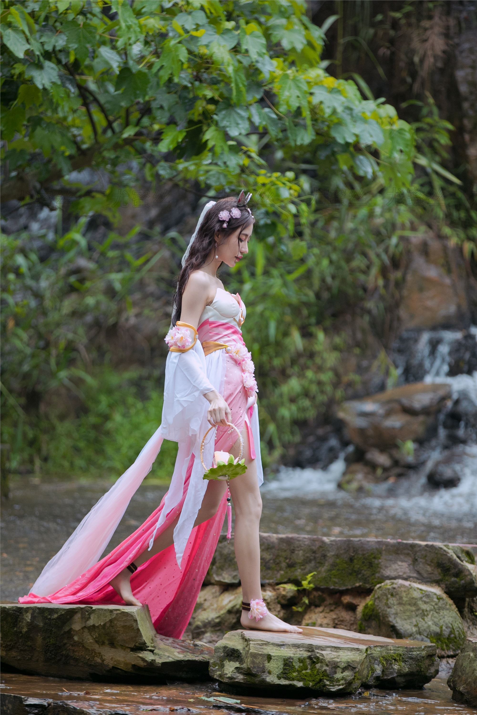 尤蜜丝 穿搭写真 NO.031